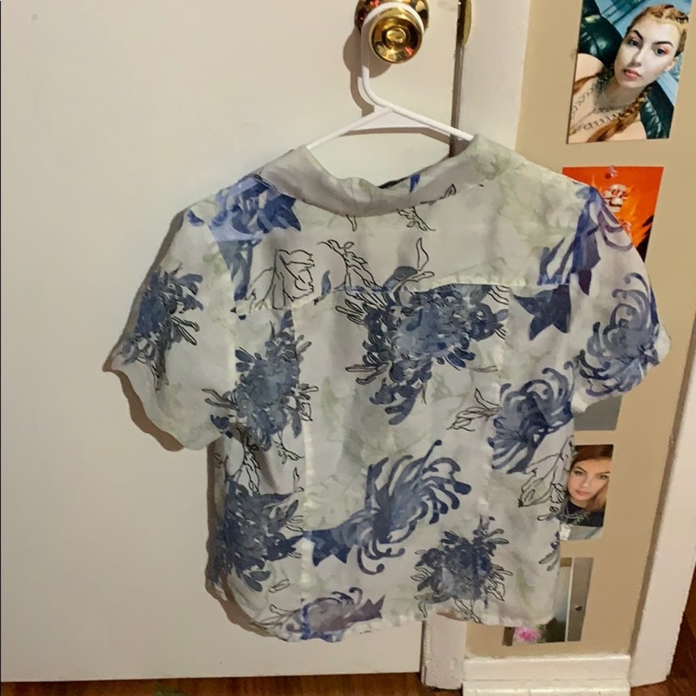 button up - Picture 4 of 5